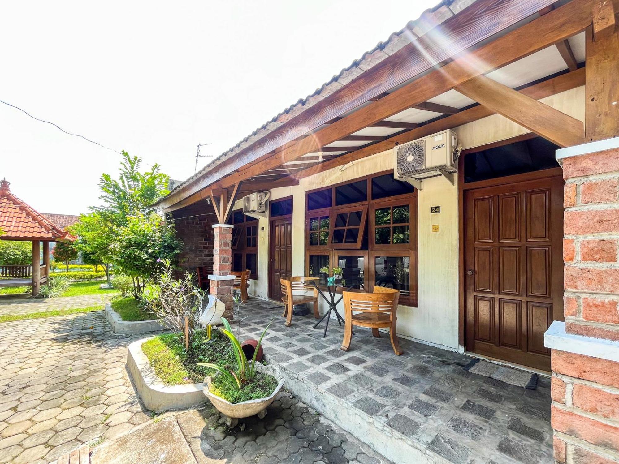 Urbanview Hotel Kumala Banyuwangi By Reddoorz Eksteriør billede