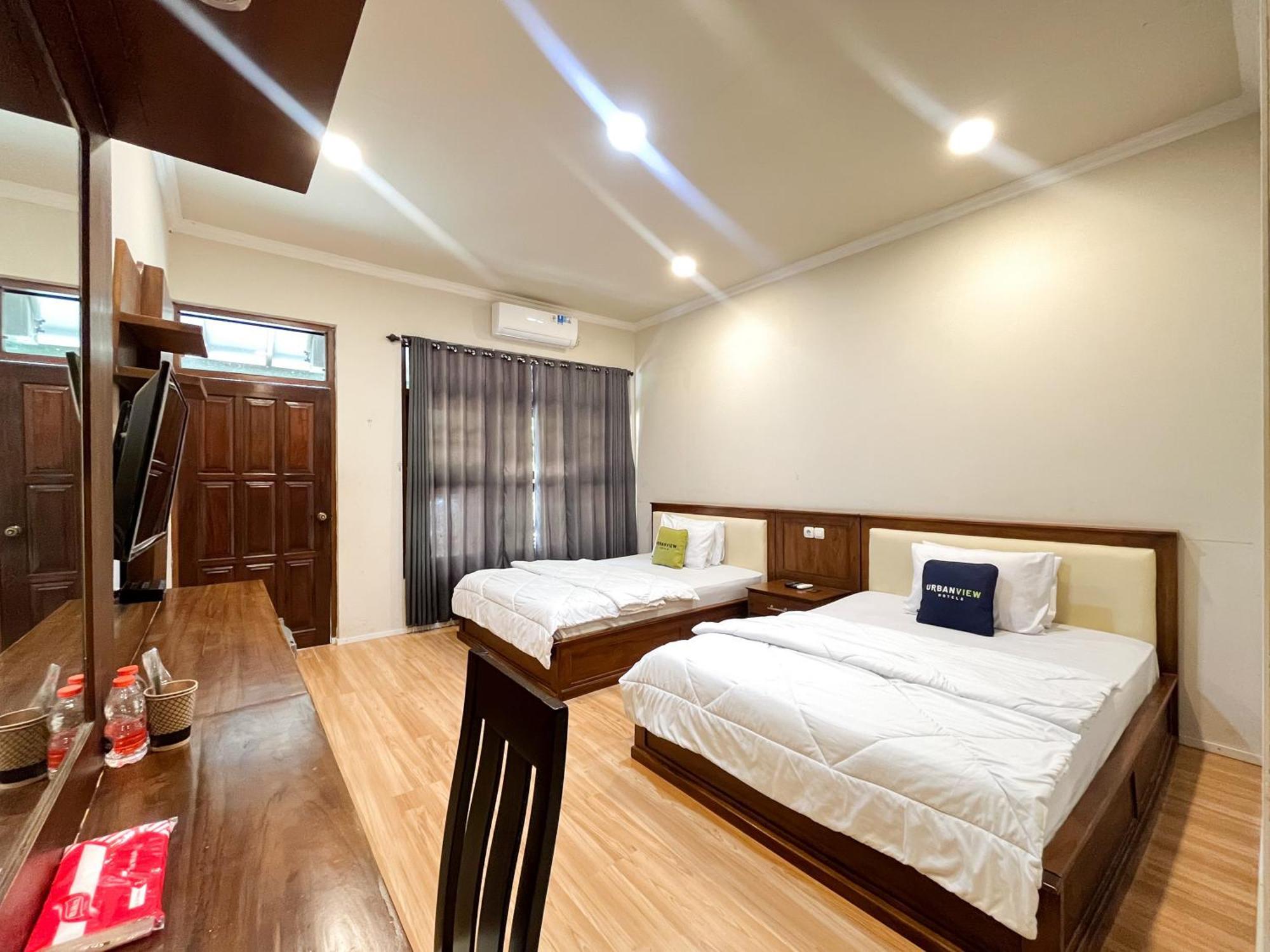 Urbanview Hotel Kumala Banyuwangi By Reddoorz Eksteriør billede